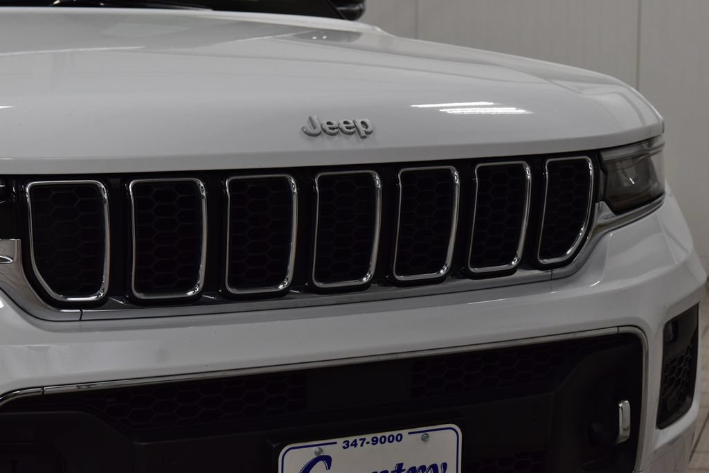 Used 2024 Jeep Grand Cherokee L Overland w/ Trailer Tow Package AWD/4WD image 11