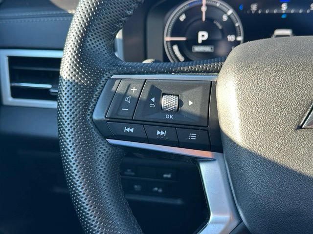 Used 2023 Mitsubishi Outlander SEL AWD/4WD image 41