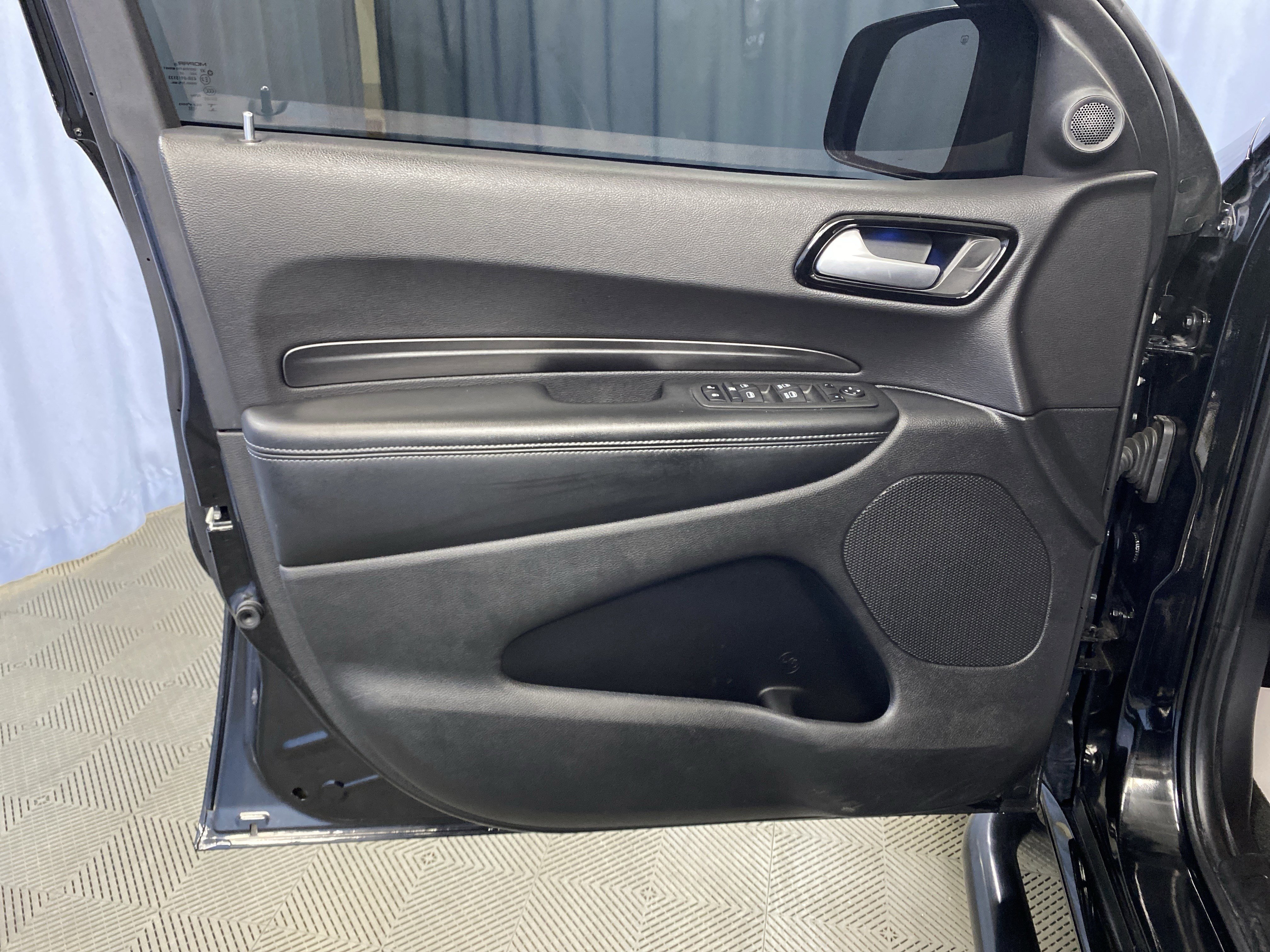 Certified 2022 Dodge Durango SXT w/ Blacktop Package image 11