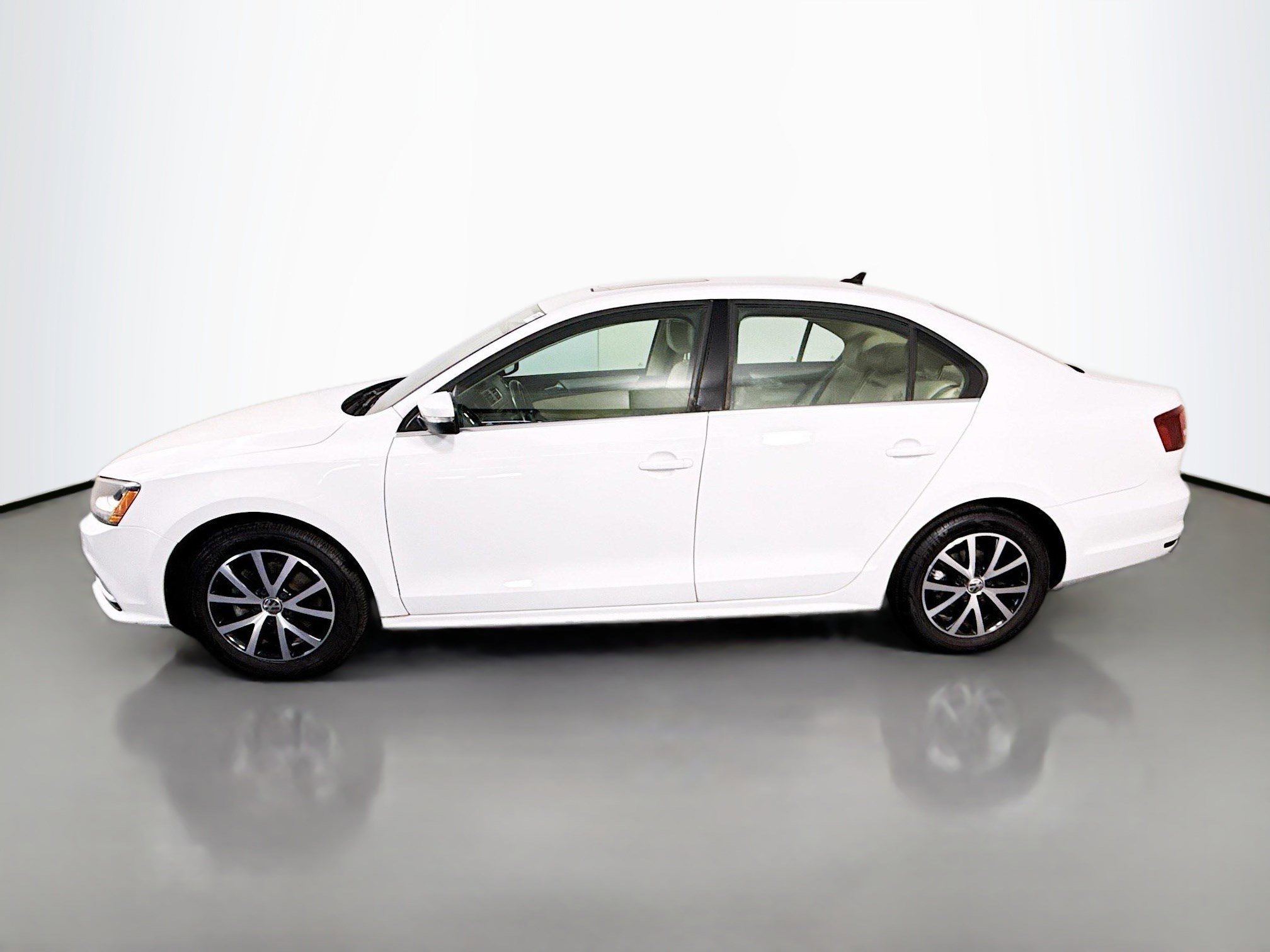 Used 2017 Volkswagen Jetta SE image 6