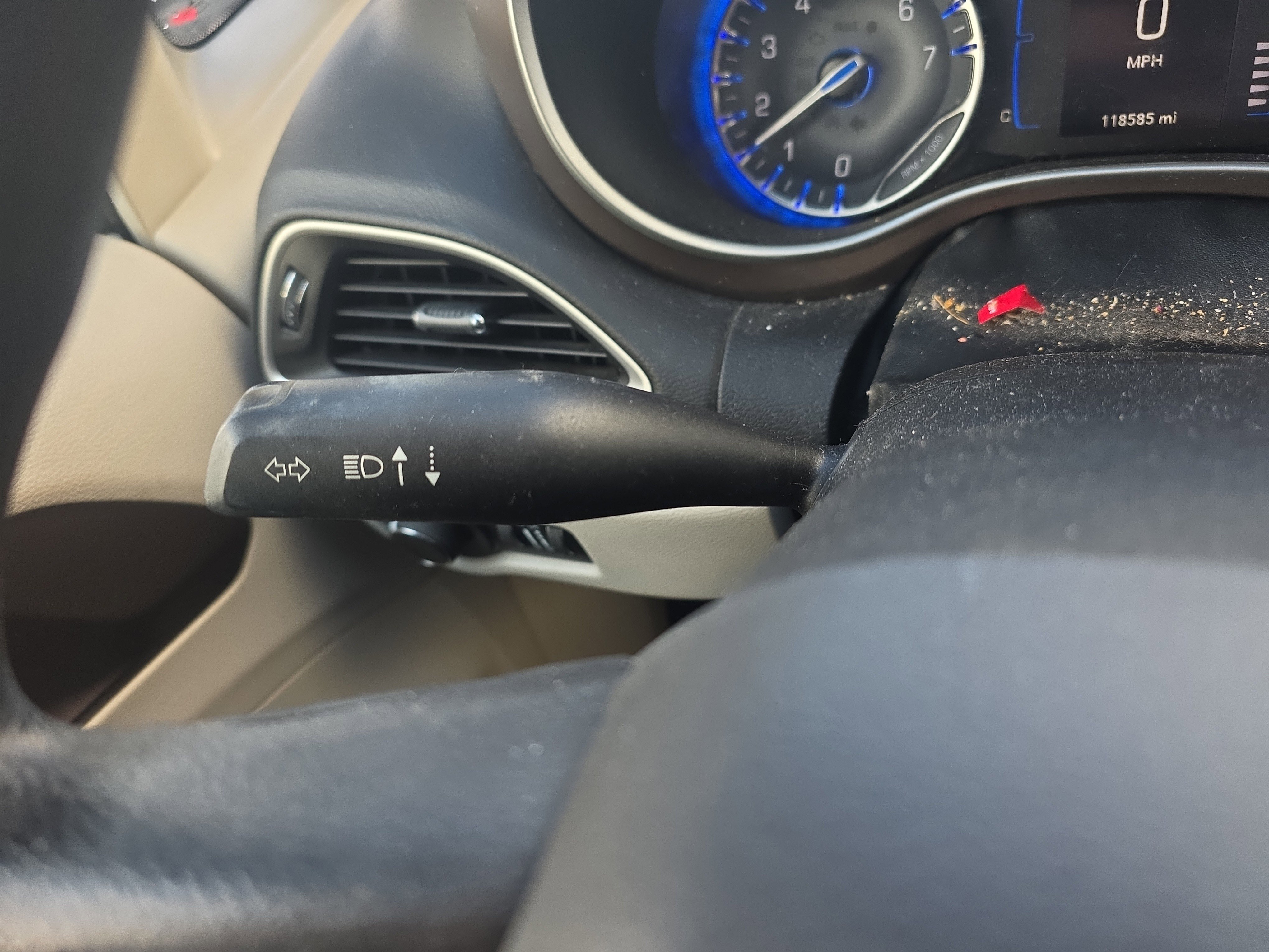 Used 2021 Chrysler Voyager Lxi image 32