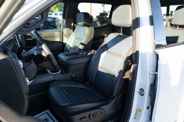 Used 2022 GMC Sierra 1500 Denali w/ Denali Premium Package image 12