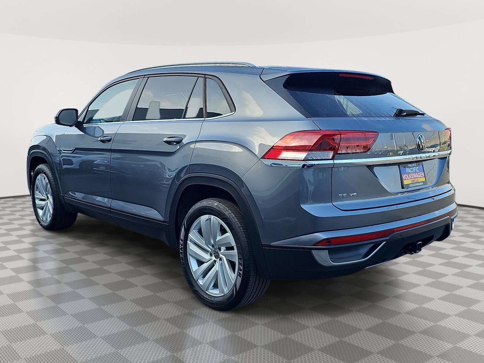 Used 2023 Volkswagen Atlas Cross Sport SE w/ Panoramic Sunroof Package FWD image 7