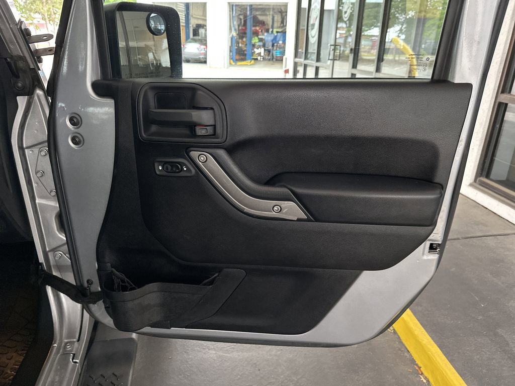 Used 2015 Jeep Wrangler Unlimited Sport w/ Quick Order Package 24S AWD/4WD image 33