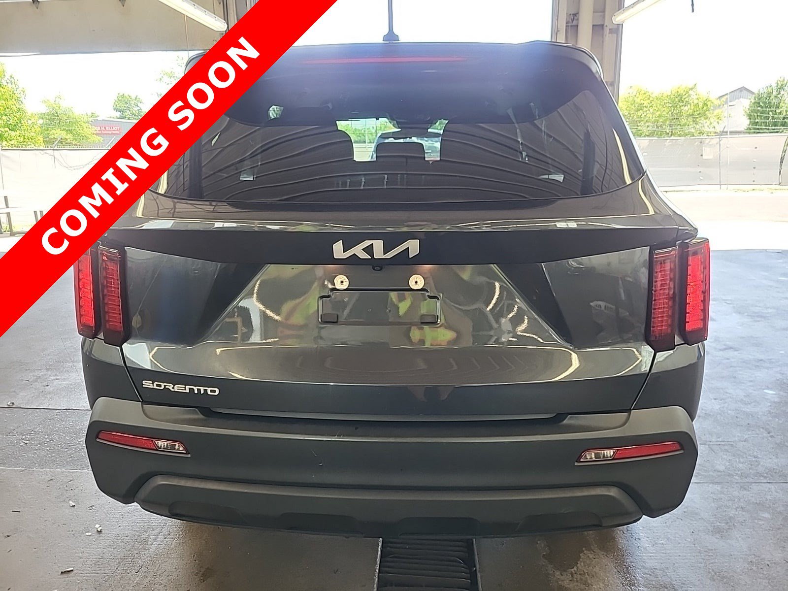 Used 2023 Kia Sorento LX FWD image 4