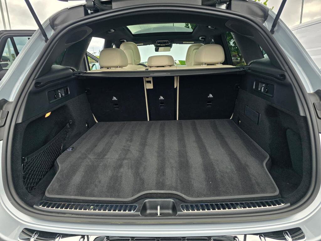 Used 2025 Mercedes-Benz GLC 350e 4MATIC image 11