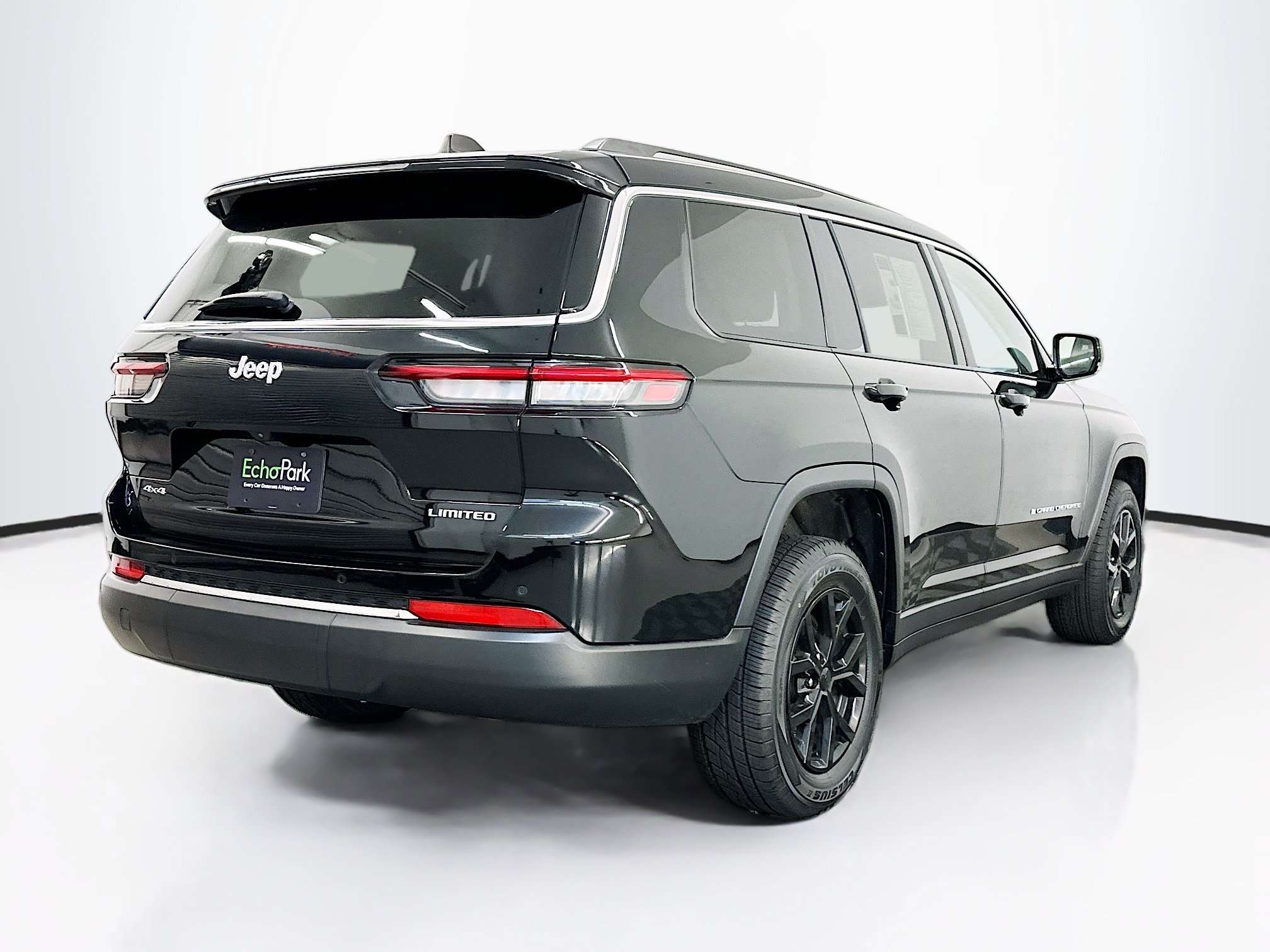 Used 2023 Jeep Grand Cherokee L Limited AWD/4WD image 9