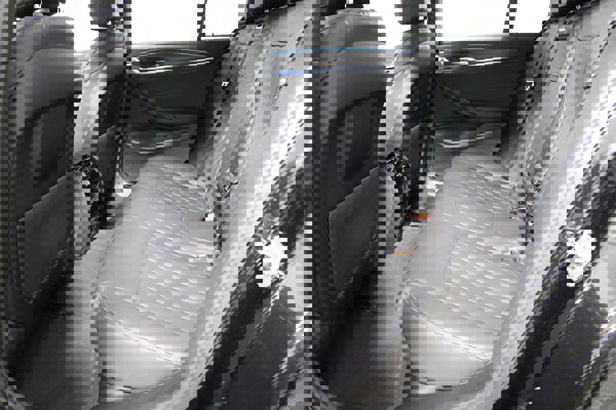 Used 2023 BMW 530e w/ M Sport Package image 27