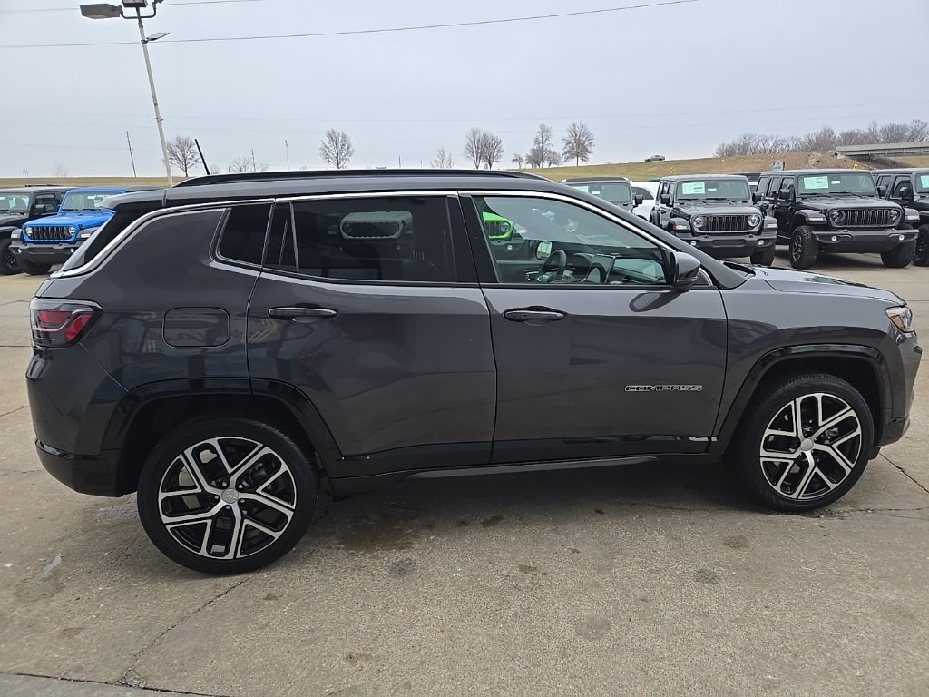 Used 2024 Jeep Compass Limited w/ Elite Group image 11