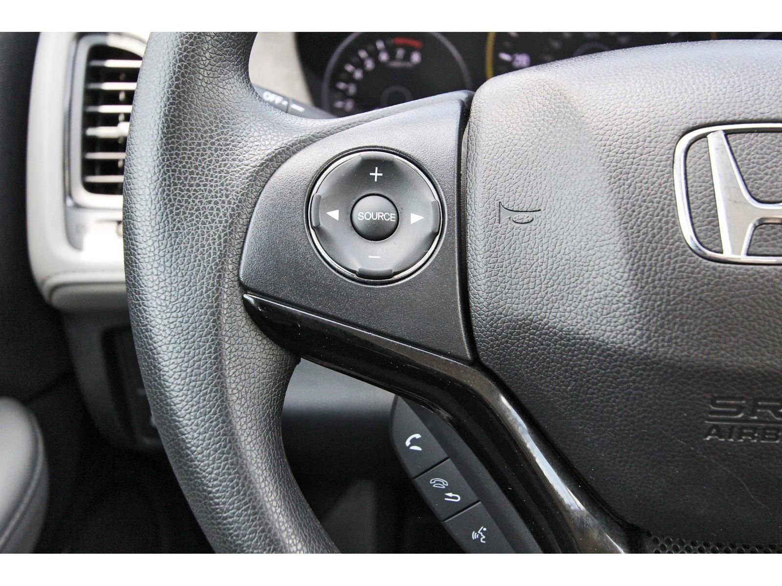 Used 2022 Honda HR-V LX image 15
