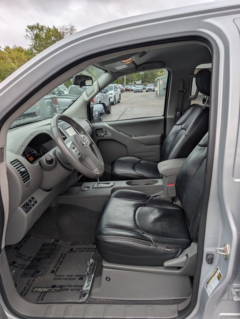 Used 2020 Nissan Frontier SV w/ SV Utility Package image 14