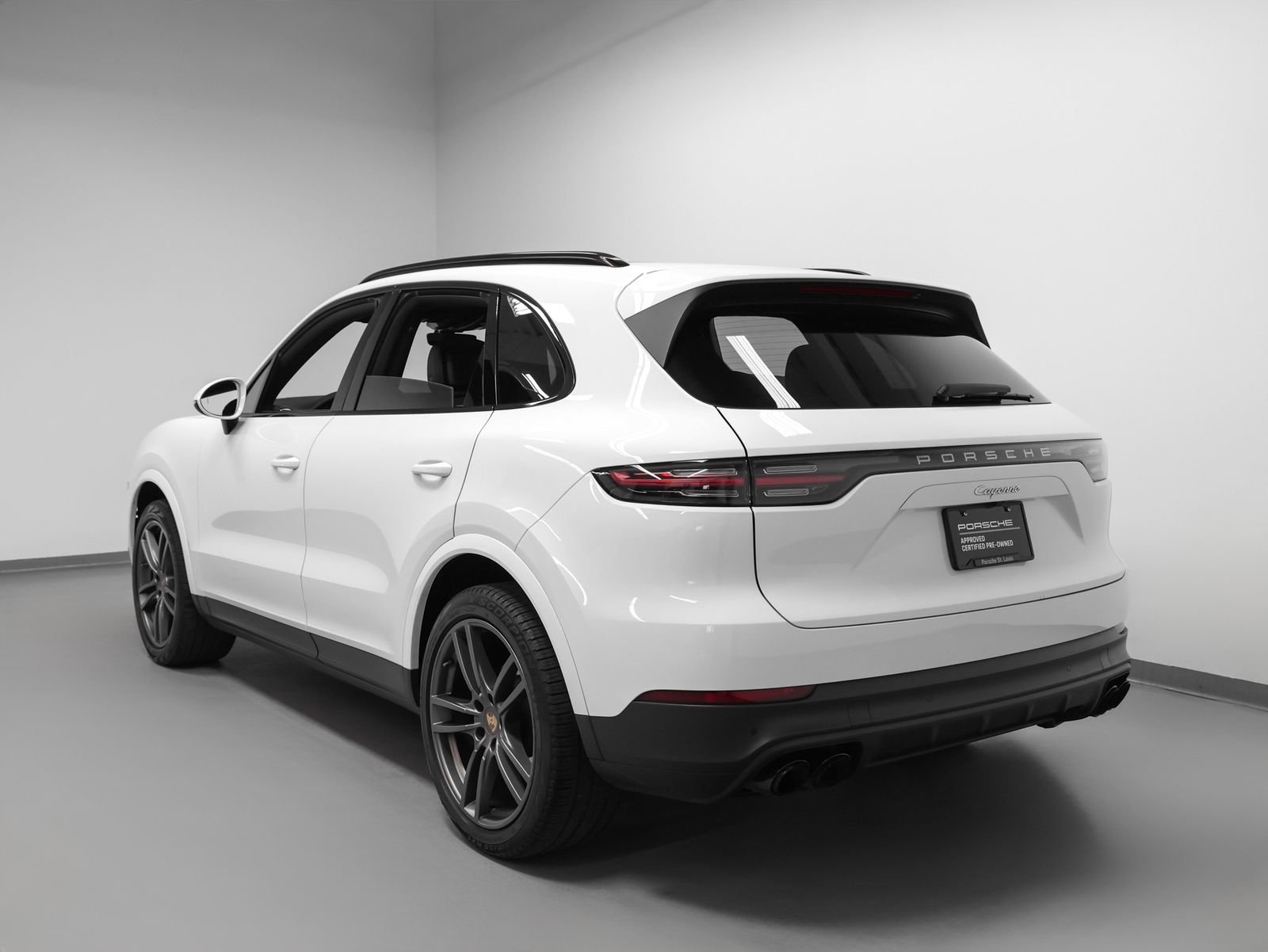 Used 2020 Porsche Cayenne AWD/4WD image 3