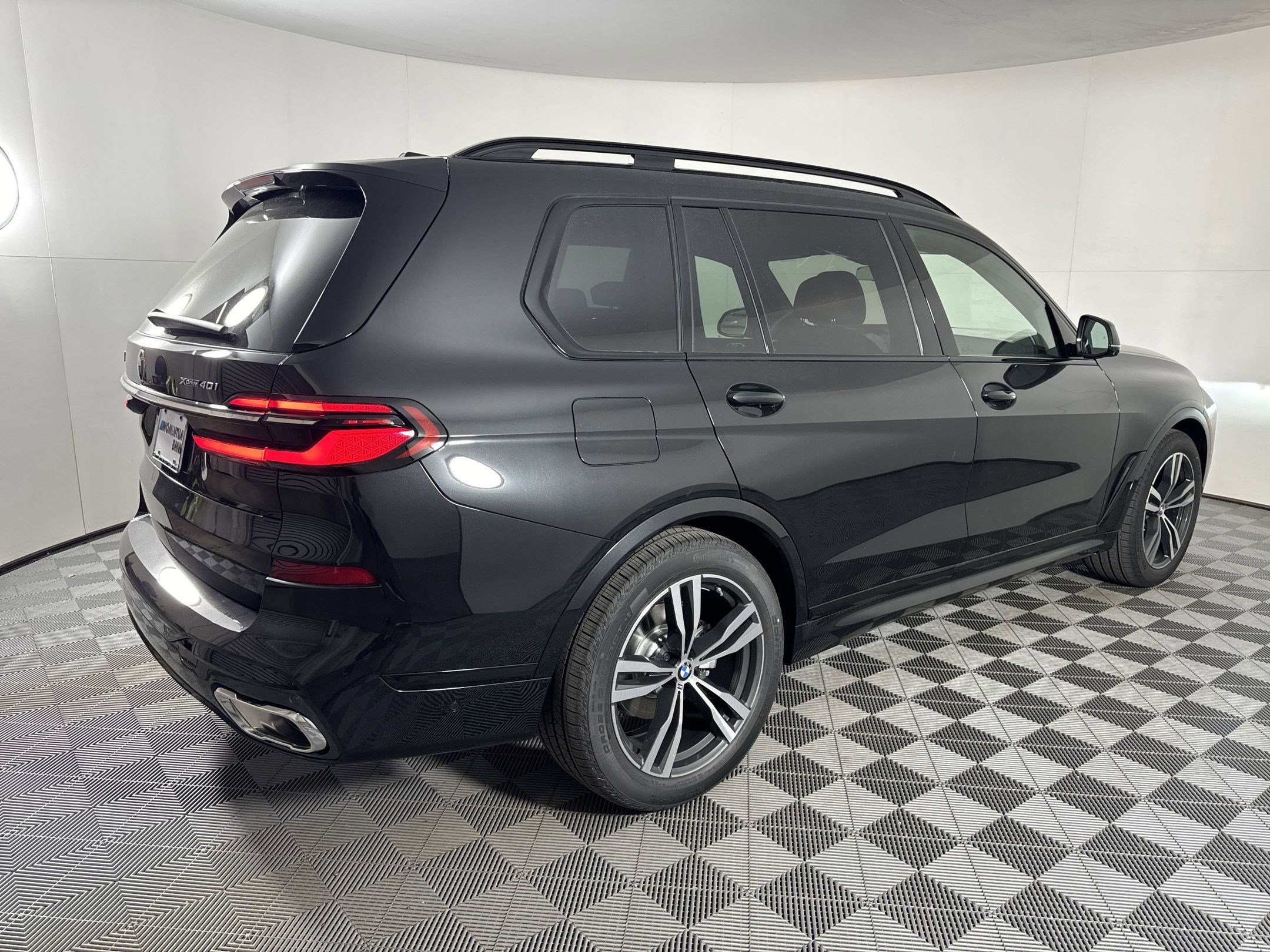 Used 2026 BMW X7 xDrive40i w/ M Sport Package image 9