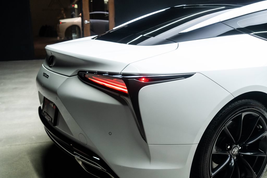 Used 2018 Lexus LC 500 Coupe w/ Touring Package RWD image 13