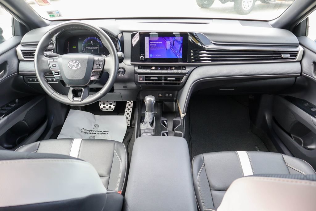 Used 2025 Toyota Camry SE FWD image 7