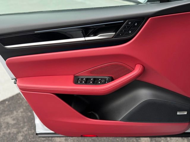 New 2025 Porsche Macan 4S Electric image 13