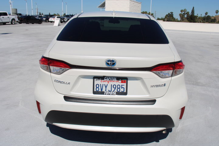 Used 2021 Toyota Corolla LE w/ Carpet Mat Package (TMS) image 4