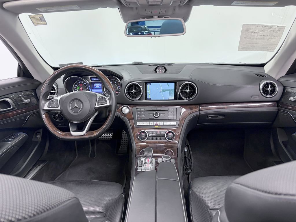 Used 2019 Mercedes-Benz SL 550 image 3