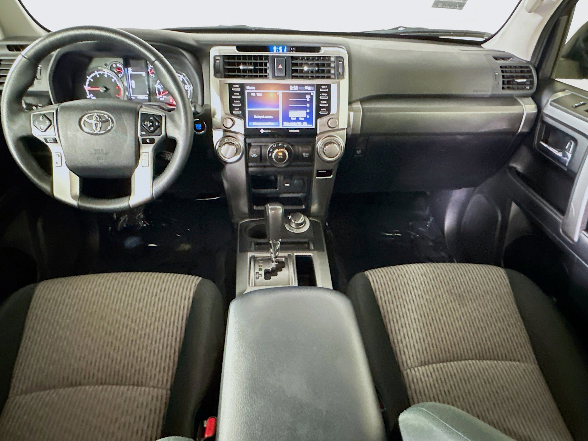 Used 2024 Toyota 4Runner SR5 AWD/4WD image 27