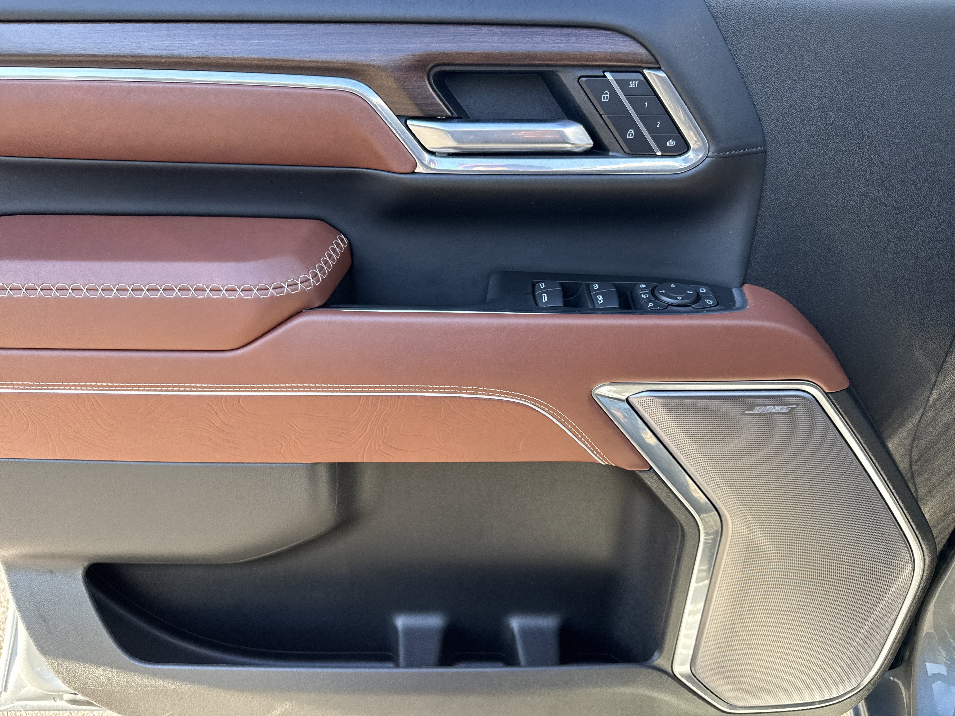 Used 2025 GMC Sierra 2500 Denali Ultimate image 14