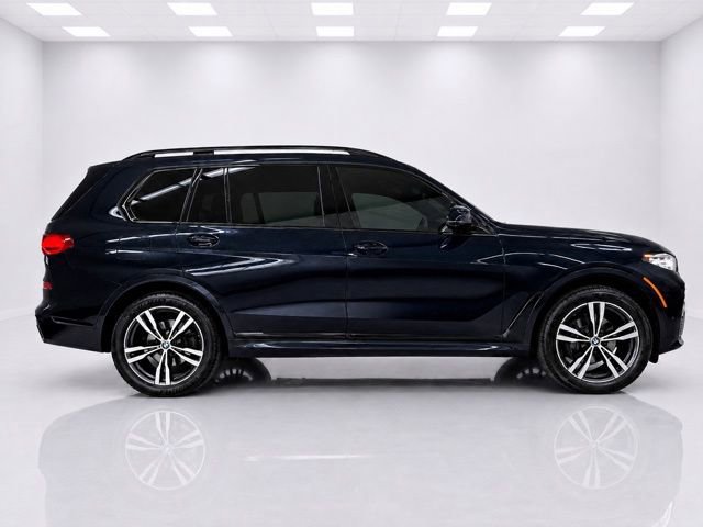 Used 2022 BMW X7 xDrive40i w/ M Sport Package AWD/4WD image 4