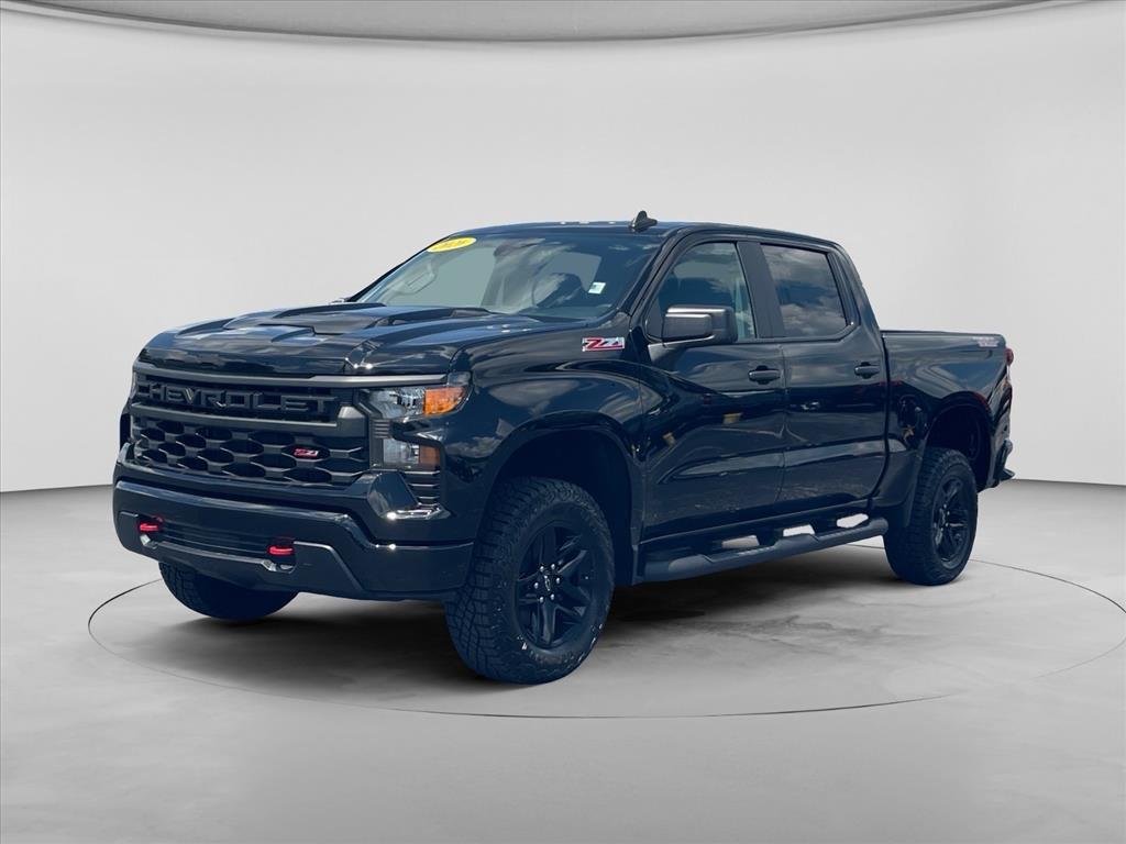 New 2026 Chevrolet Silverado 1500 Custom Trail Boss w/ LPO, Dark Essentials Package AWD/4WD image 3