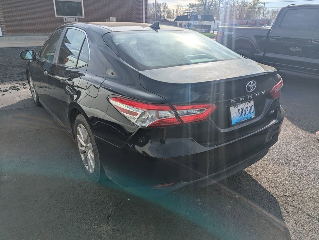 Used 2020 Toyota Camry LE image 3