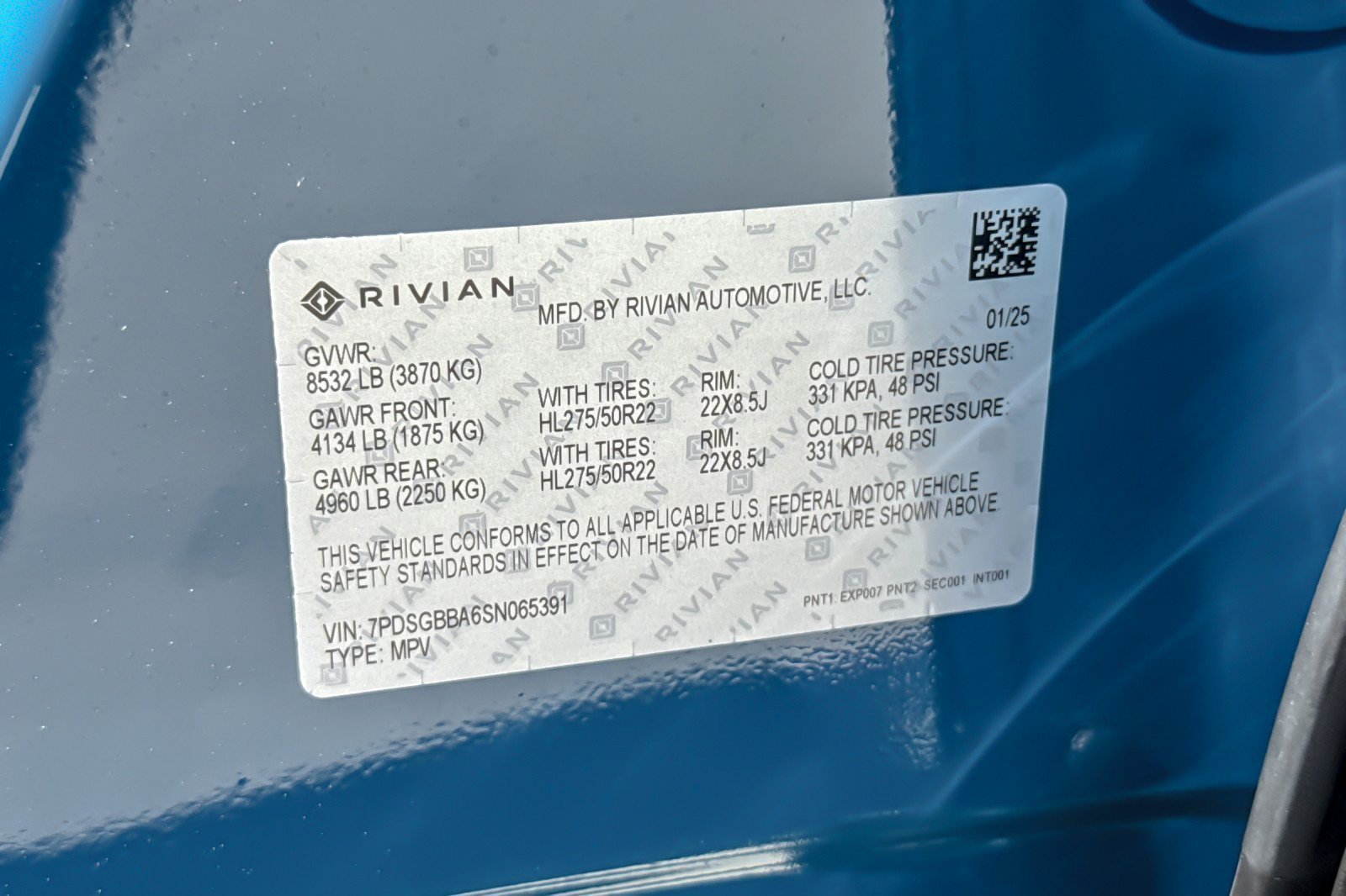 Used 2025 Rivian R1S Adventure Dual AWD/4WD image 28