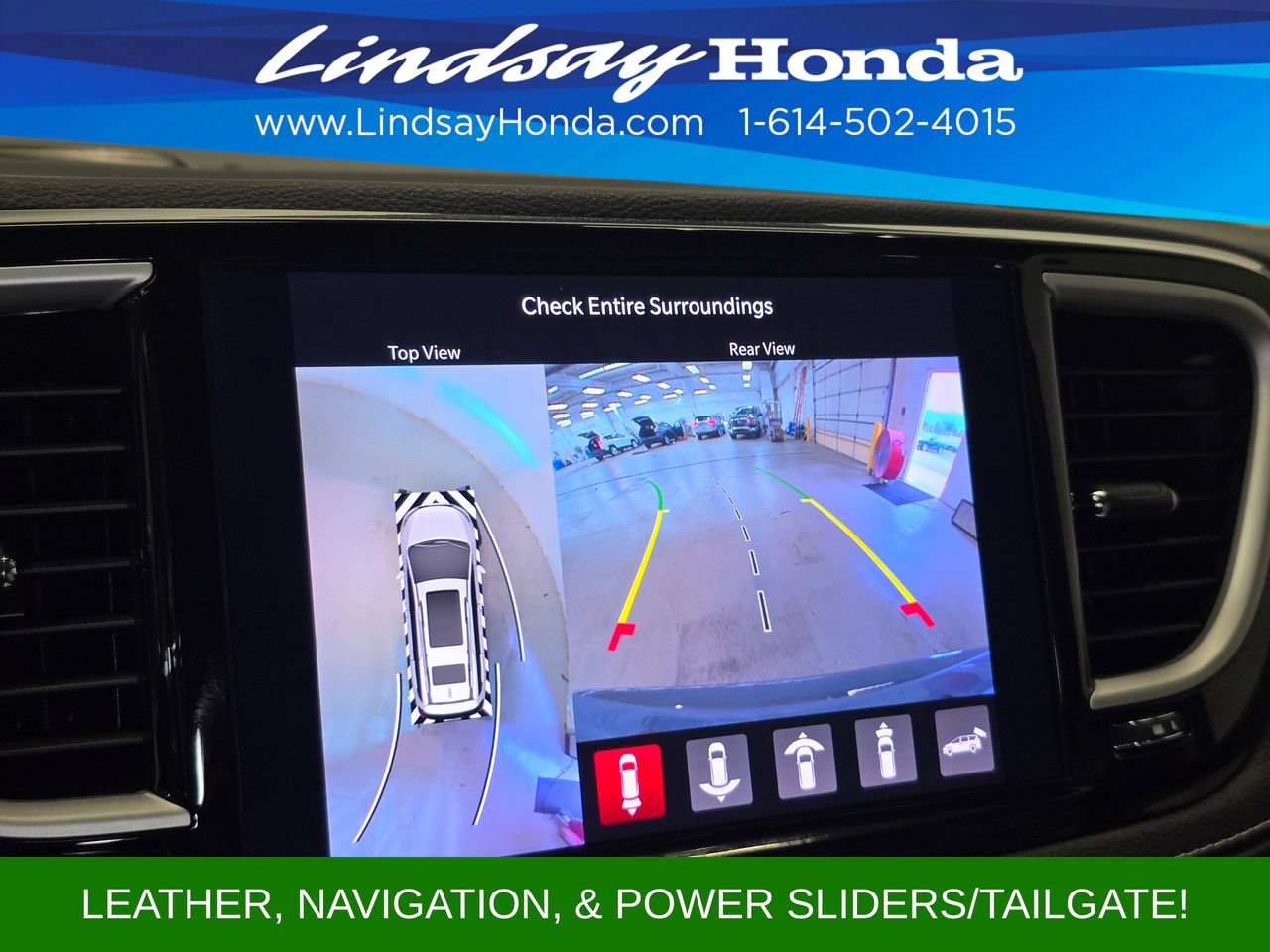 Used 2021 Chrysler Pacifica Touring-L FWD image 19