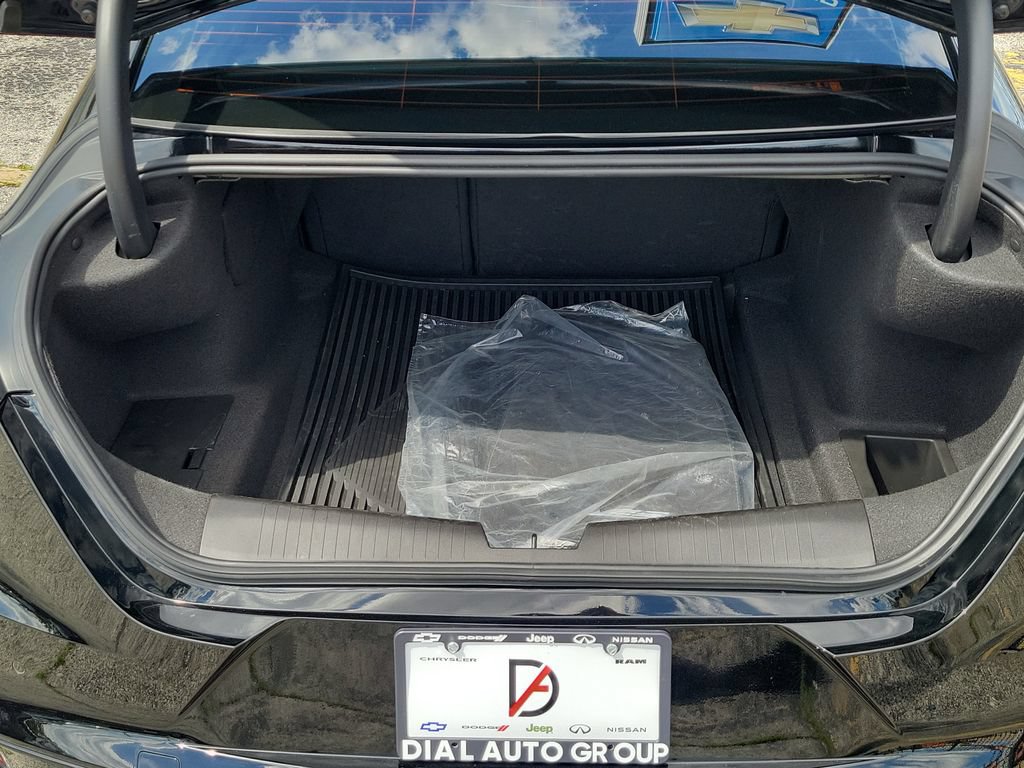 Used 2025 Cadillac CT4 V w/ Technology Package AWD/4WD image 9