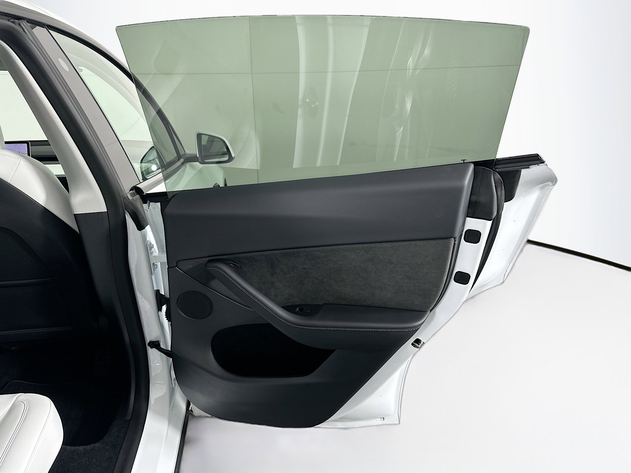 Used 2023 Tesla Model Y Long Range image 27