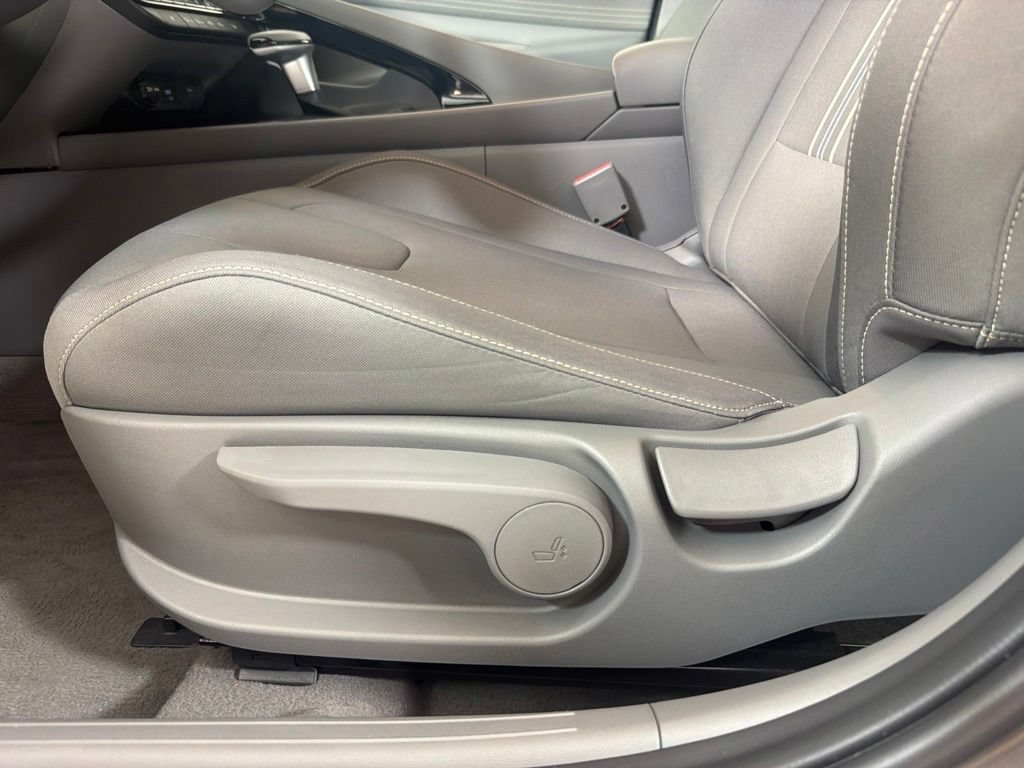 Certified 2025 Hyundai Elantra SEL FWD image 14