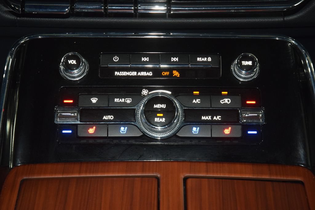 Used 2024 Lincoln Navigator L 4WD image 33