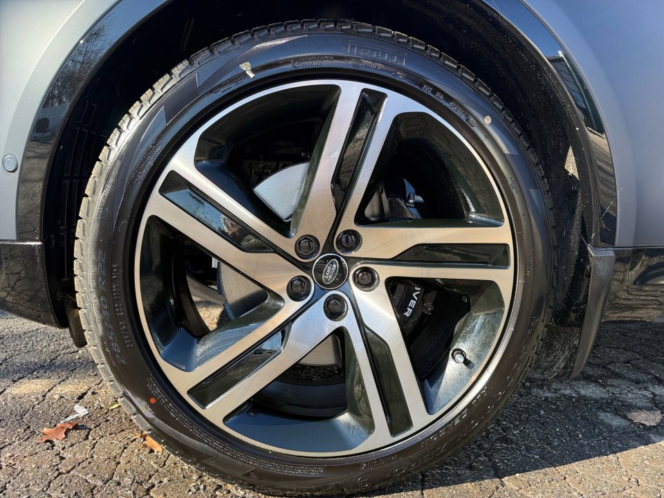 New 2026 Land Rover Discovery Limited Edition AWD/4WD image 29