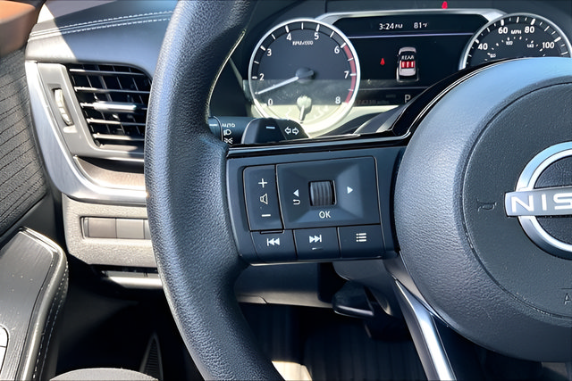 Used 2023 Nissan Rogue SV AWD/4WD image 11