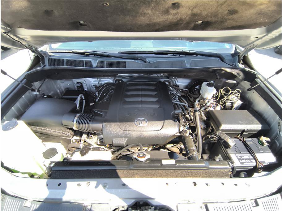 Used 2015 Toyota Tundra SR5 w/ TRD Off Road Package AWD/4WD image 20