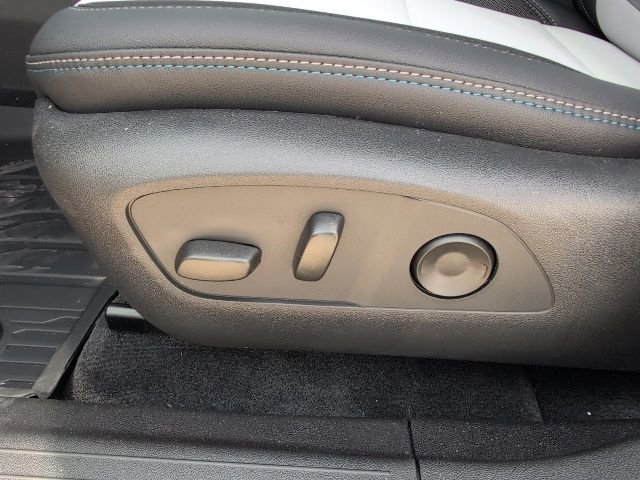 New 2026 Chevrolet Equinox EV LT AWD/4WD image 14