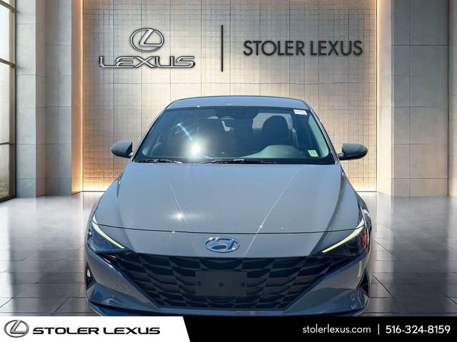 Used 2023 Hyundai Elantra SEL w/ Preferred Accessory Package FWD image 2