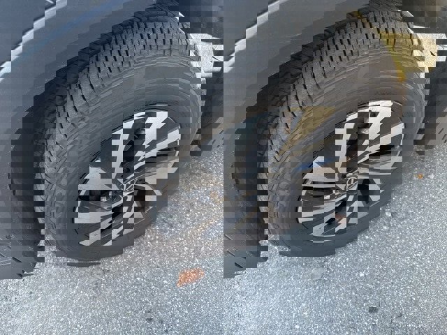 Used 2025 Volkswagen Tiguan S image 4