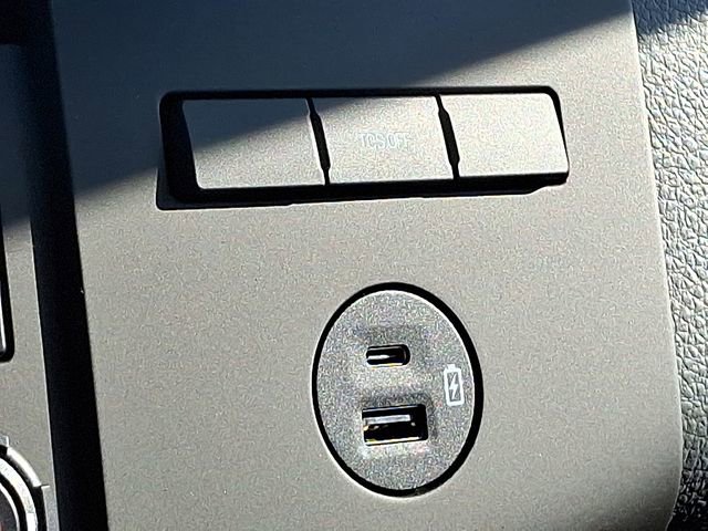 Used 2023 Ford F650 2WD Regular Cab Super Duty image 24