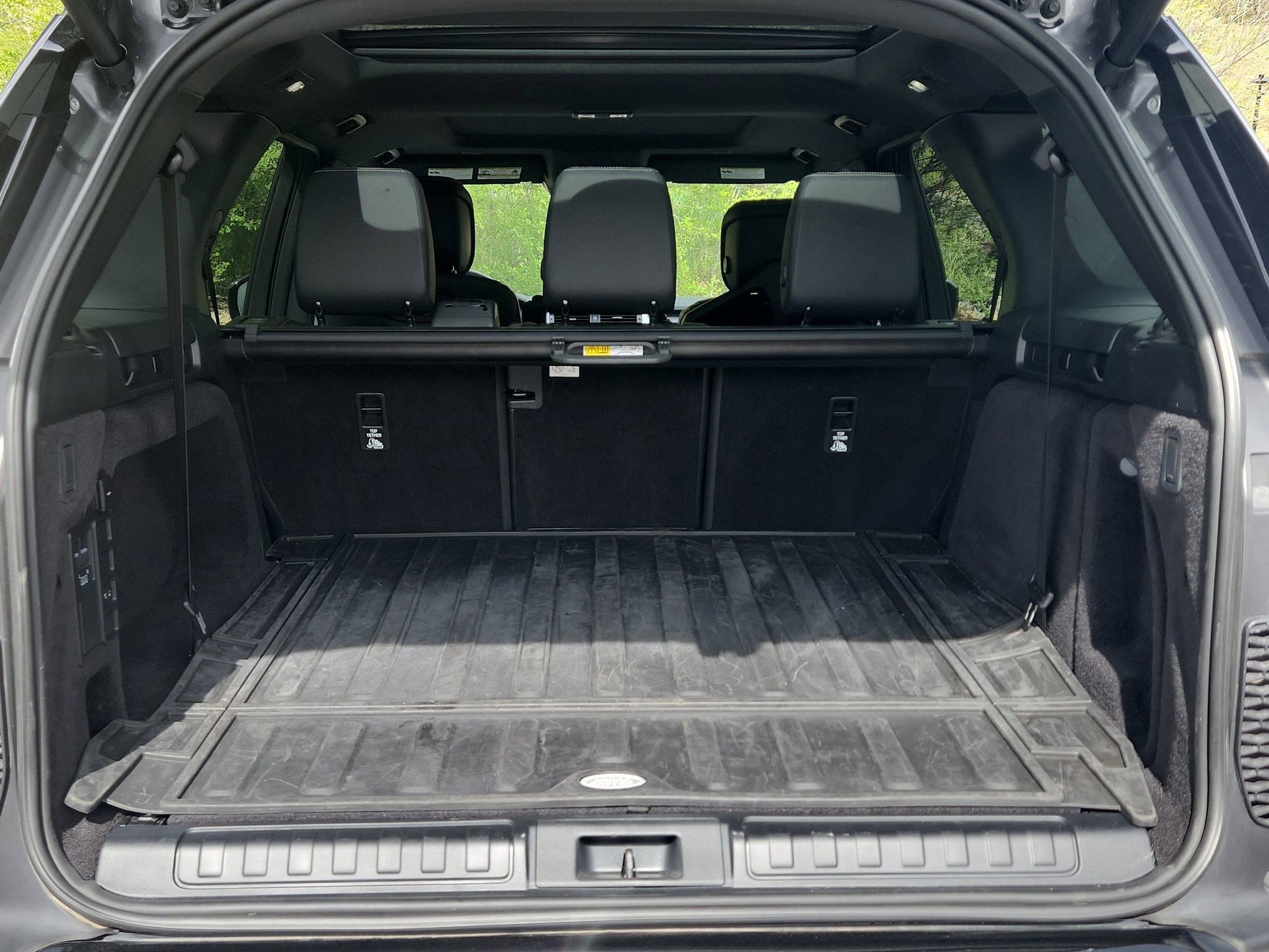 Used 2025 Land Rover Discovery Dynamic SE image 29