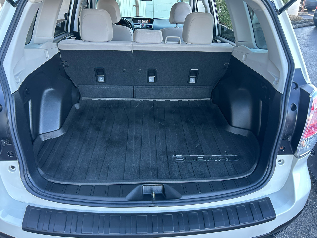 Used 2017 Subaru Forester 2.5i Premium w/ All-Weather Package image 5