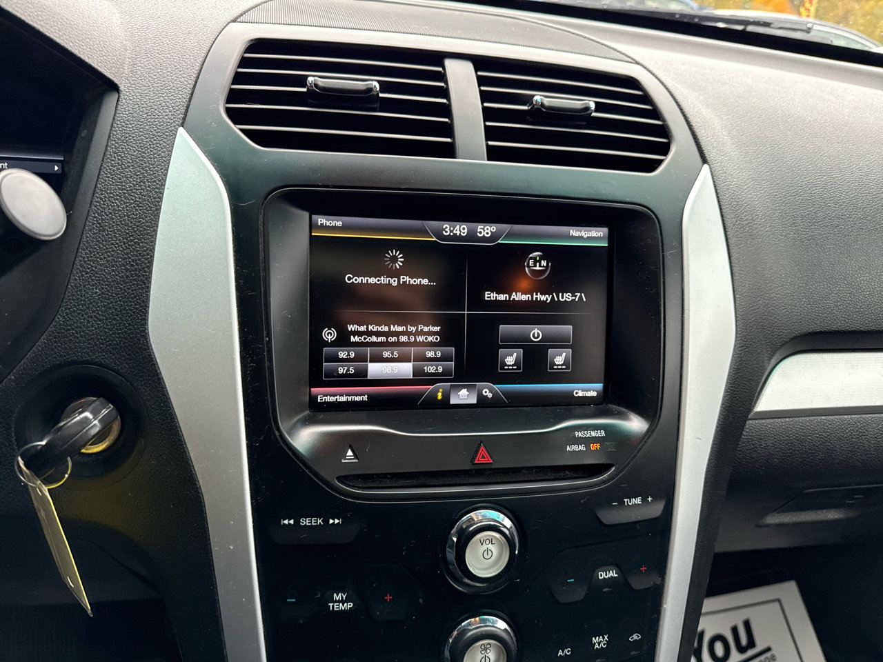 Used 2015 Ford Explorer XLT w/ Equipment Group 202B image 17