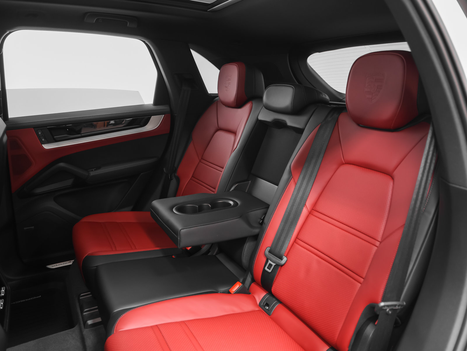 Certified 2025 Porsche Cayenne S AWD/4WD image 36