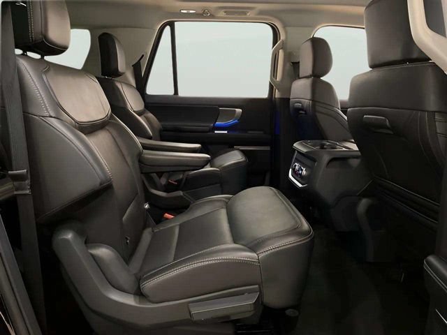 Used 2025 Ford Expedition Max Platinum AWD/4WD image 26