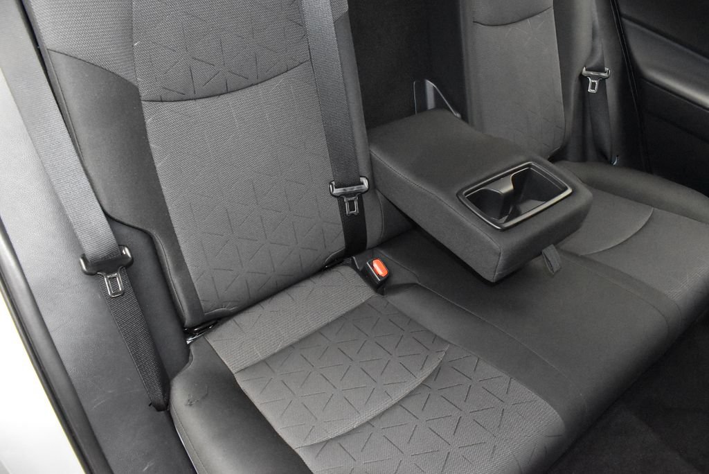 Used 2025 Toyota RAV4 XLE AWD/4WD image 30