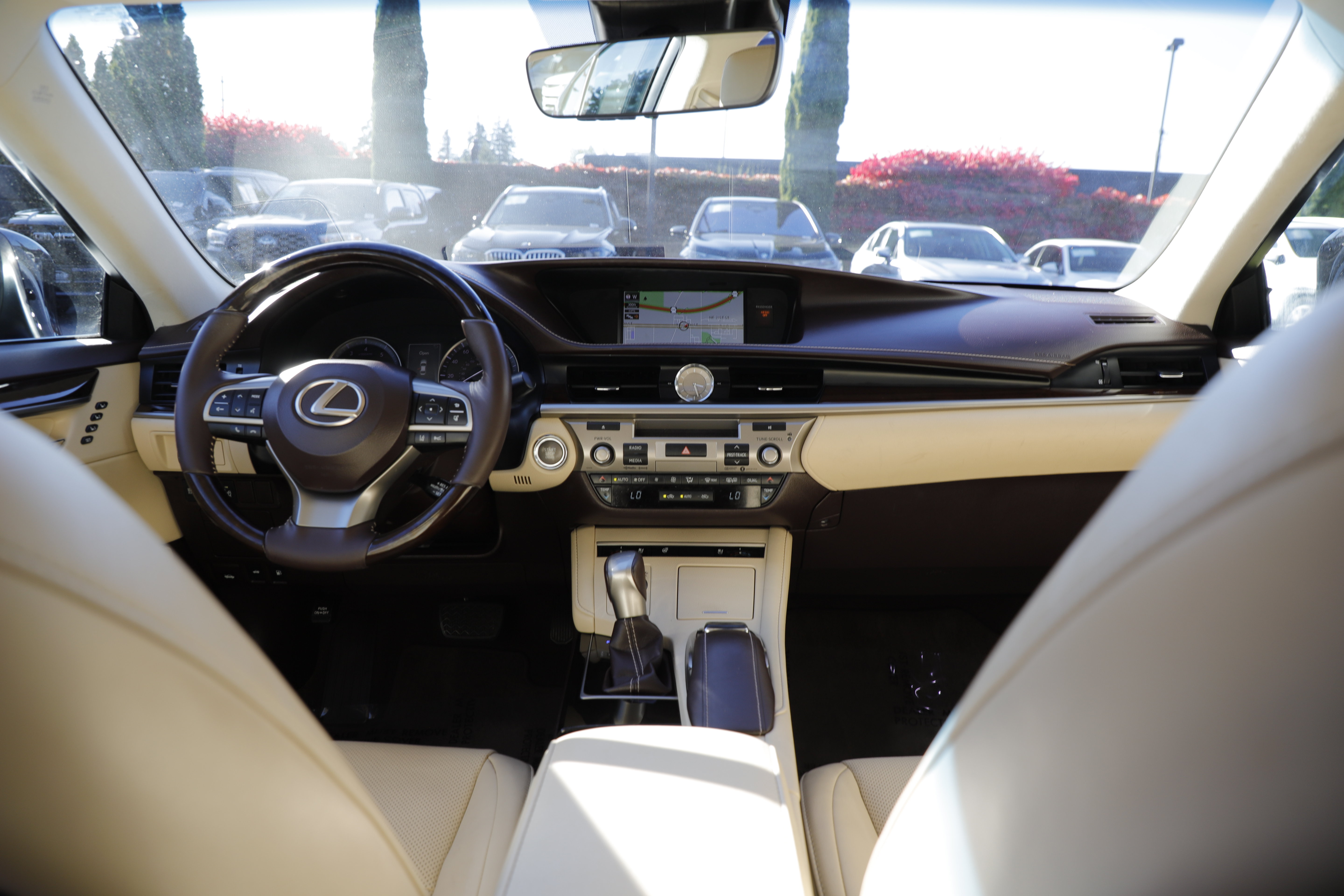Used 2017 Lexus ES 350 w/ Navigation System Package FWD image 17