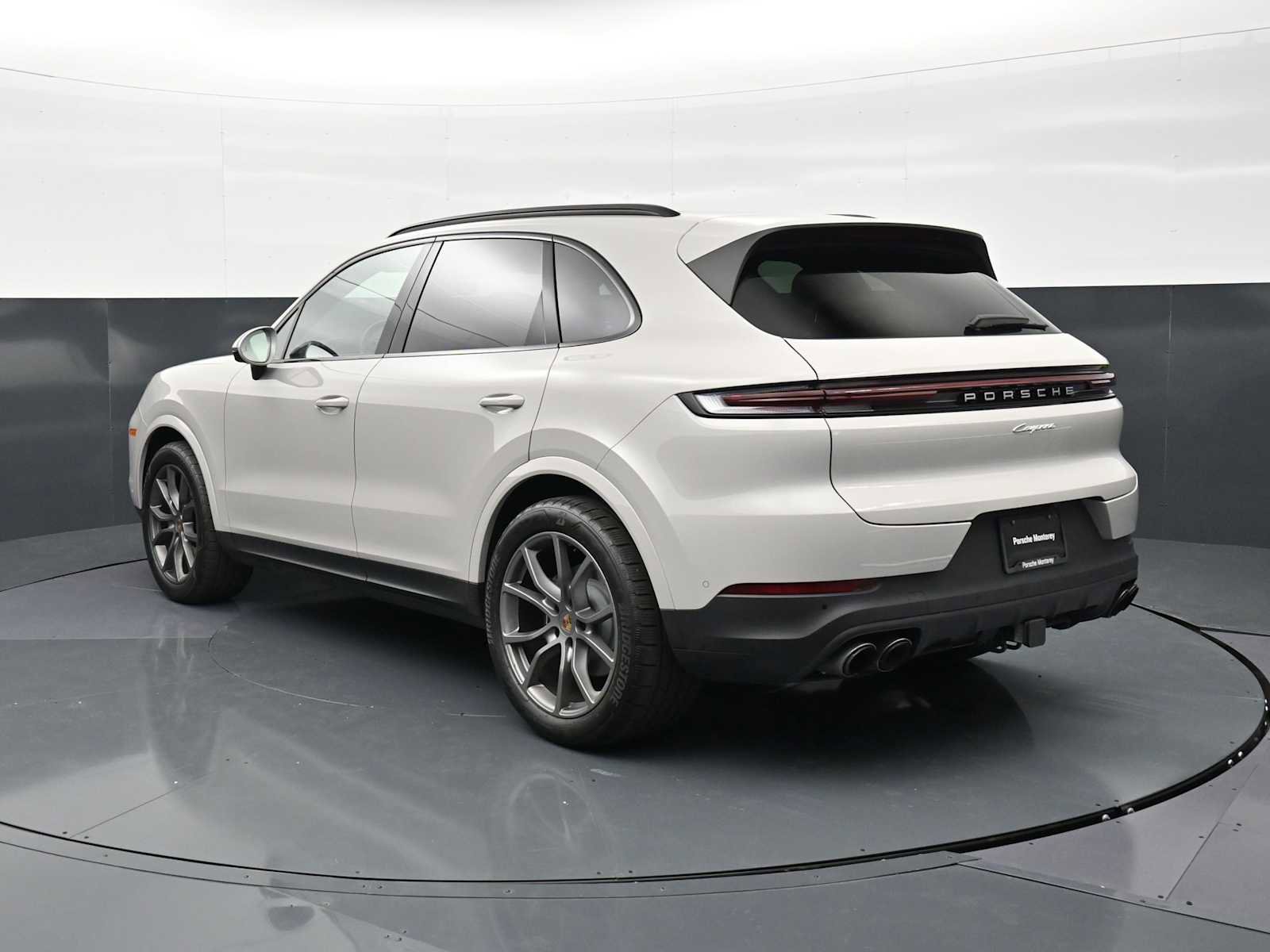 Certified 2025 Porsche Cayenne AWD/4WD image 3