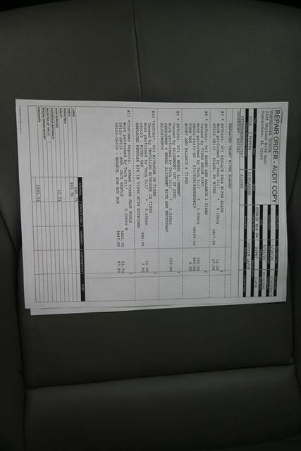 Used 2024 Toyota Highlander XLE FWD image 5