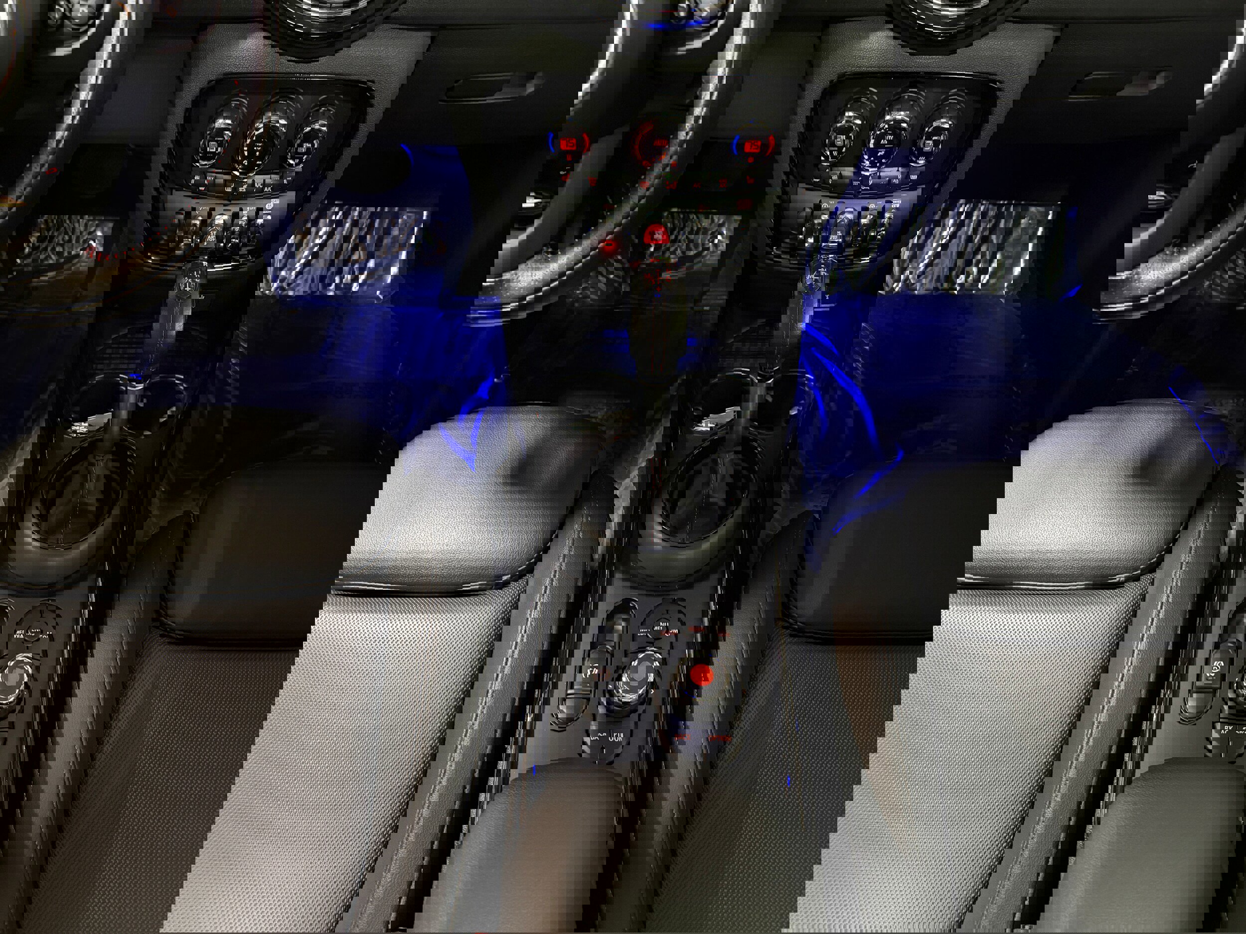 Used 2019 MINI Cooper Clubman S w/ Premium Package image 24